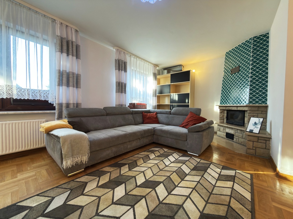 Mieszkanie Ponad 100 M² Z Kominkiem + Garaż